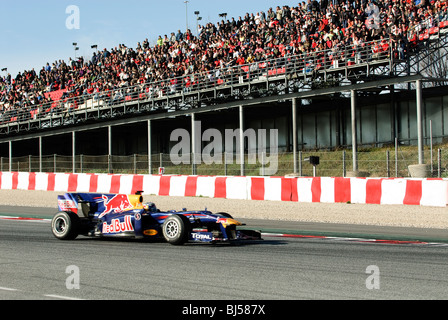 Sebastian Vettel (GER) in Red Bull RB6 race car durante la Formula 1 prove in febbraio 2010 Foto Stock