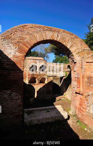 Via delle Tombe di Ostia Antica, Provincia di Roma, lazio, Italy Foto Stock