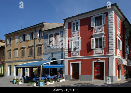 Izola,Isola,città vecchia,case tipiche,stile italiano,Slovenia Foto Stock