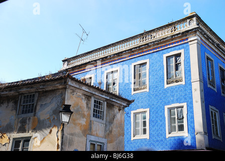 Vecchi palazzi piastrellati in Sintra Portogallo Foto Stock