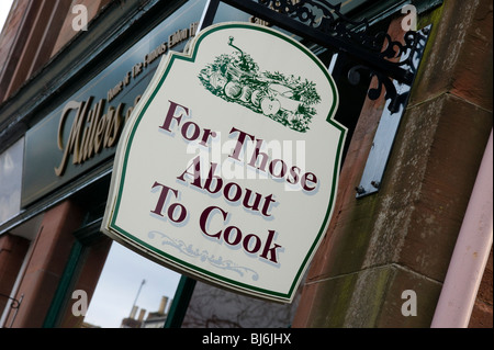 "Per chi sta per cuocere' segno di uno specialista negozio di alimentari in Melrose, Scottish Borders, Regno Unito Foto Stock