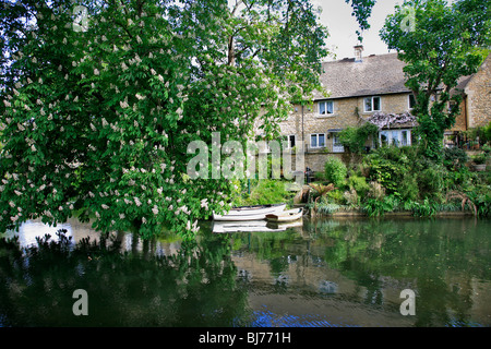 Paesaggio Stamford Meadows Fiume Welland Stamford Town Lincolnshire England Regno Unito Foto Stock