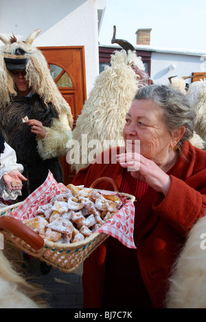 Buso sul Monady visite casa della molla Busojaras festival 2010 Mohacs Ungheria - Stock foto Foto Stock