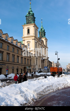 Chiesa di Santa Croce in Krakowskie Przedmiescie street a Varsavia Polonia Foto Stock