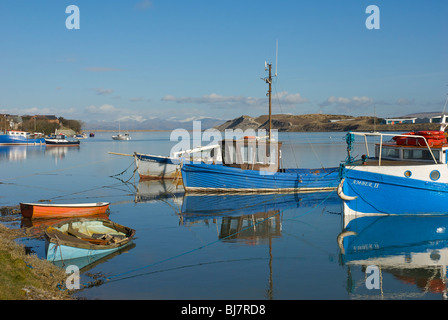 Barche a loro ormeggi, Walney Channel, tra Walney Island e Barrow-in-Furness, Cumbria, England Regno Unito Foto Stock