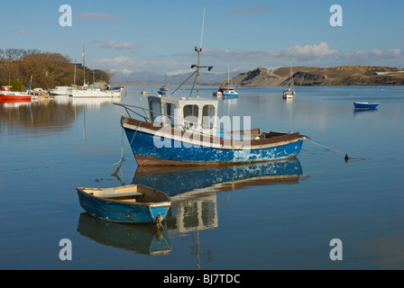 Barche a loro ormeggi, Walney Channel, tra Walney Island e Barrow-in-Furness, Cumbria, England Regno Unito Foto Stock