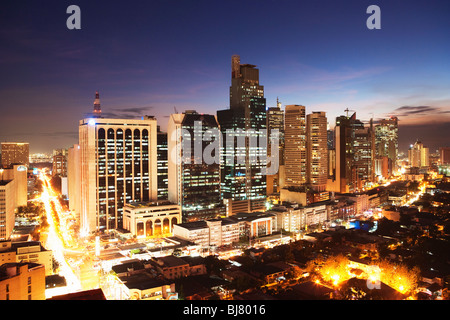 Night Shot del distretto affaristico di Makati; Manila Filippine; Foto Stock