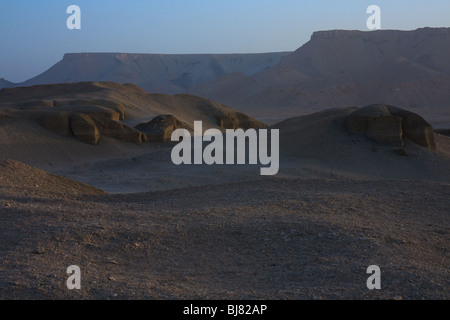 Africa EGITTO Luxor tempio di Ramses II Colosso Foto Stock