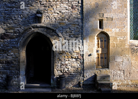 Portali presso la chiesa di Saint Mary, Deerhurst, Gloucestershire, England, Regno Unito Foto Stock