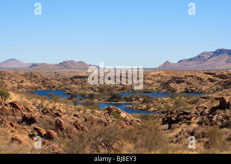 Africa Lago Namibia Oanob Dam Rehoboth Rock Water Foto Stock