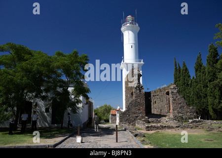 Le rovine di san francisco convento e faro Barrio Historico Colonia del Sacramento Uruguay Sud America Foto Stock