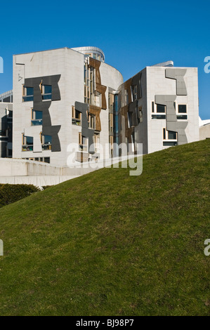 Dh il parlamento scozzese di Edimburgo HOLYROOD Scozia Parlamento edificio moderno decorazione della finestra caratteristiche Foto Stock