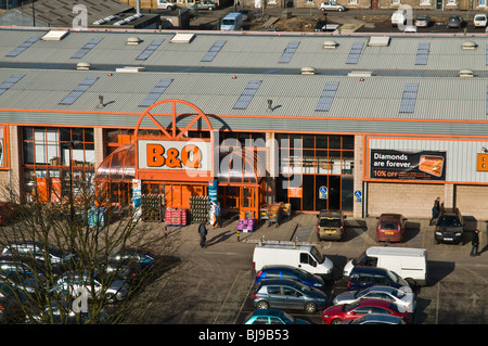 Dh DIY store NEGOZI UK BandQ DIY store ingresso anteriore al negozio e parcheggio bq shopfront british Foto Stock