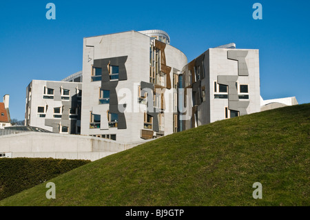 Dh il parlamento scozzese di Edimburgo HOLYROOD Scozia Parlamento edificio moderno decorazione della finestra caratteristiche Foto Stock