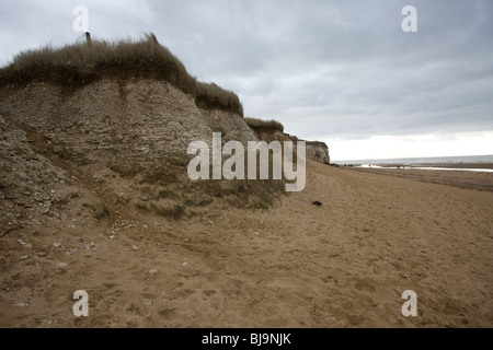 Erosione costiera a Hunstanton scogliere Norfolk Foto Stock