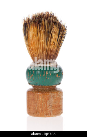 Vecchia spazzola di rasatura isolati su sfondo bianco Foto Stock