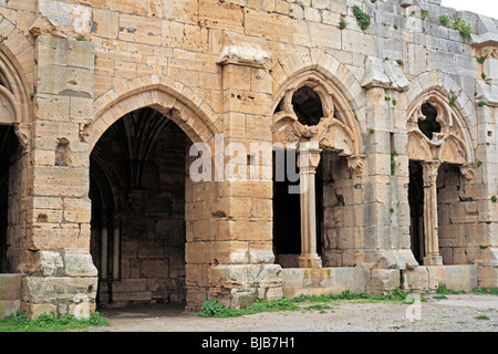 Il castello di crociati Krak des Chevaliers (castello dei cavalieri), Qalaat al Hosn, (1140-1260), Siria Foto Stock