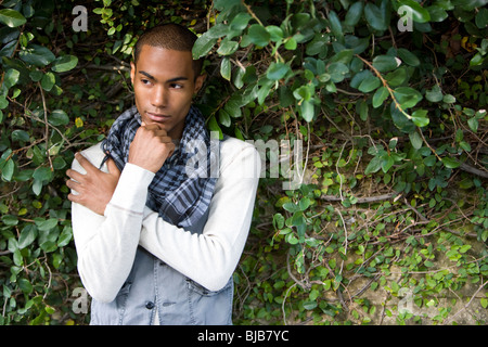 Bello stile afro-americano di giovane uomo Foto Stock