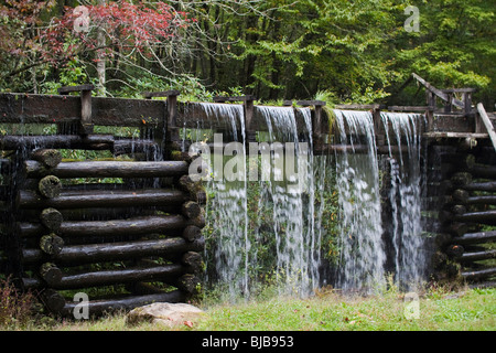 Mingus Mill Great Smoky Mountains National Park cascata di piccole acque North Carolina negli Stati Uniti Nord America tutti i giorni paesaggio degli Stati Uniti alta risoluzione Foto Stock