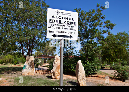 L'alcol Free Zone accedi outback australiano città Wilcannia Foto Stock