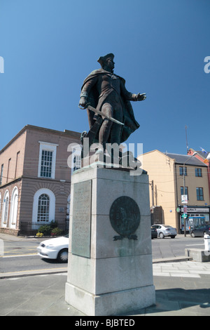John Barry statua commemorativa sul molo della città di Wexford, Irlanda. Foto Stock
