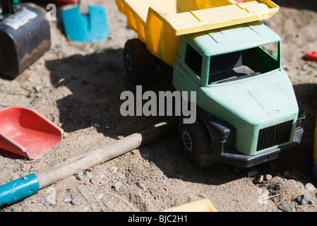 Autocarro con cassone ribaltabile del giocattolo Foto Stock