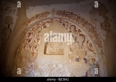 Vite di scorrimento sulla decorazione dei primi cristiani tomba a el Baqawat, Kharga oasis, Egitto Foto Stock