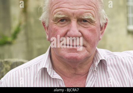 Milton Bradley trainer delle corse ippiche di Mead's Farm Sedbury parco vicino a Chepstow Foto Stock