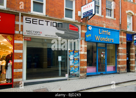 Immobile commerciale a lasciare che durante il periodo di recessione a Oxford Regno Unito Foto Stock