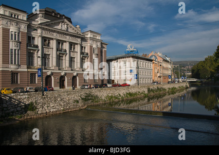 Il fiume Miljacka a Sarajevo in Bosnia Erzegovina Foto Stock