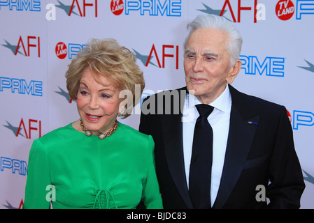 ANNE BUYDENS KIRK DOUGLAS AFI Life Achievement Award un tributo a Michael Douglas Culver City LOS ANGELES CA USA 11 giugno 200 Foto Stock