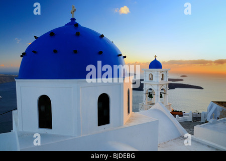 Vista tramonto sulla caldera dal villaggio di Imerovigli - Santorini Island, Grecia. Foto Stock