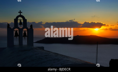 Vista tramonto sulla caldera dal villaggio di Imerovigli - Santorini Island, Grecia. Foto Stock