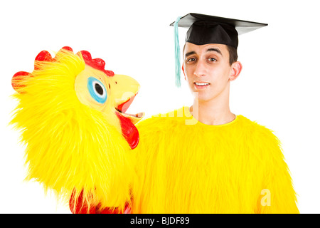 Questi ultimi di alta scuola o college graduate deve prendere un basso salario il lavoro a causa della tenuta del mercato dell'occupazione. Isolato. Foto Stock