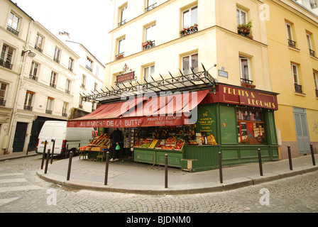 Fruttivendolo shop reso famoso dal film di Amelie, Montmartre Parigi Francia Foto Stock