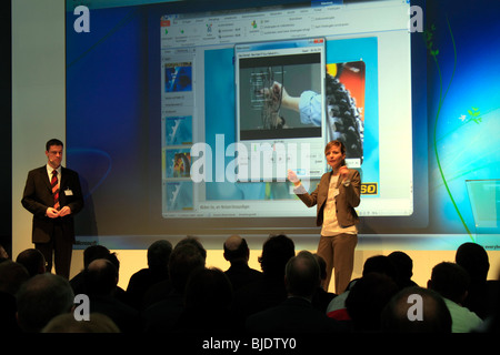 Il CeBIT 2010, il più grande del mondo di computer expo, società Microsoft, software di presentazione. Repubblica federale di Germania, il Land Bassa Sassonia Foto Stock