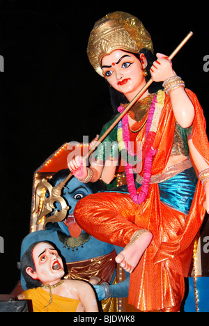 Grande dio indù Sree Parvathy Devi con la sua arma.Dea Madre adorato in forme di Durgha,Shakti,Kali,Adi parashakti etc Foto Stock