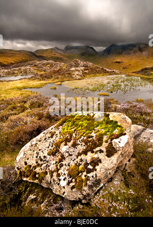 Verso il grande timpano dal vertice Haystacks, Lake District Foto Stock