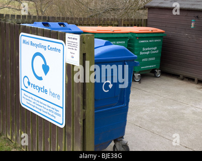 Un mini centro di riciclaggio da Scarborough Borough Consiglio ia a North Yorkshire Moors Village Foto Stock