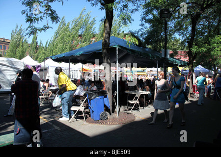 Portland Oregon grattacieli Skidmore Mercato e Festival della Comunità Foto Stock