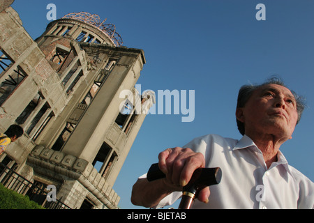 Seiko Komatsu, 69 anni, feriti della bomba atomica blast del 6 agosto 1945 a Hiroshima, Giappone. Foto Stock