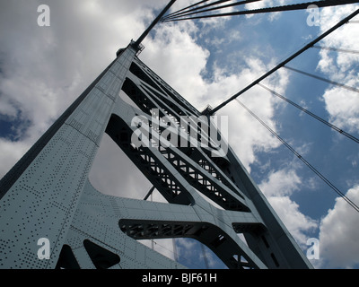 Il torreggiante Benjamin Franklin Bridge di Filadelfia in Pennsylvania. Foto Stock