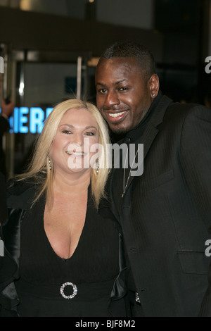 VANESSA FELTZ & BEN OFOEDU DEFIANCE premiere del film cinema Odeon WEST END Leicester Square Londra Inghilterra 06 Gennaio 2009 Foto Stock