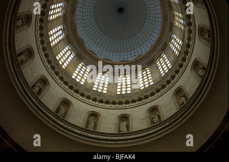 Tetto a cupola della Basilica di Notre Dame nella città francese di Boulogne-sur-Mer, Pas de Calais, Francia Foto Stock