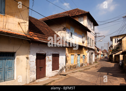 India Kerala, Kochi, Mattancherry, Jewtown, street di pittoresche vecchie case Foto Stock