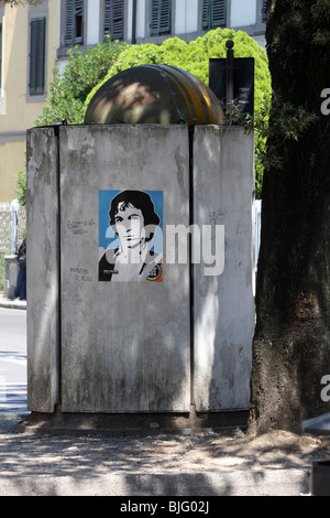 L'Italia, Toscana, Lucca, graffiti su un orinatoio Foto Stock