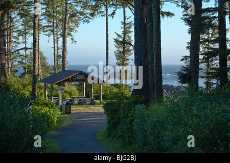 Nizza summerhouse nella foresta pluviale, British Columbia, Canada Foto Stock