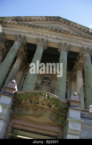 Città di Birkenhead, Inghilterra. Chiudere fino angolo di visualizzazione dell'ex Birkenhead Town Hall che è ora la sede del Wirral Museum. Foto Stock