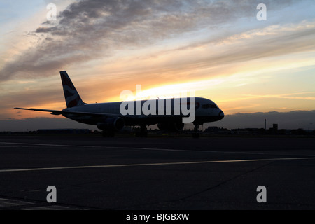 British Airways aereo all'aeroporto di Heathrow, Londra, Gran Bretagna Foto Stock