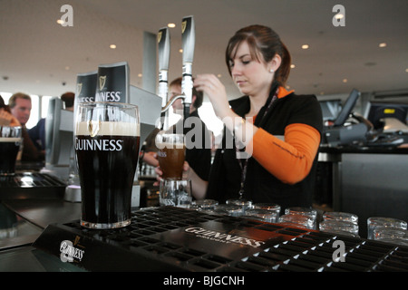 Irlanda, bicchiere di birra Guinness Foto stock - Alamy